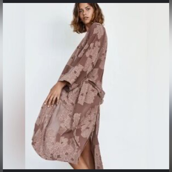Wilfred Other - ARITZIA - Wilfred Durante Dusty Rose Embroidered Long Robe Kimono. Size S